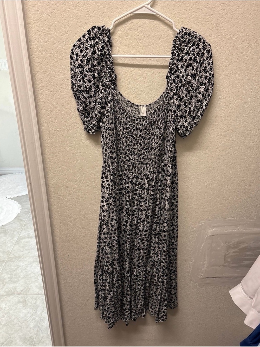 Pink Blush Maternity Dress Black & White Floral Puff-Sleeve Midi Dress